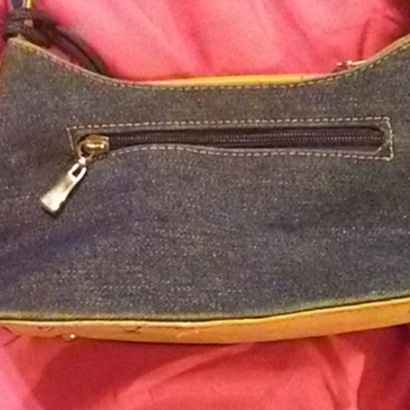 Handbag - Picture 2 of 3